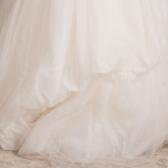 Alvina Valenta Silver Ivory Tulle Wedding Dress Size 10 Sample $3,100 Original - Picture 3 of 12